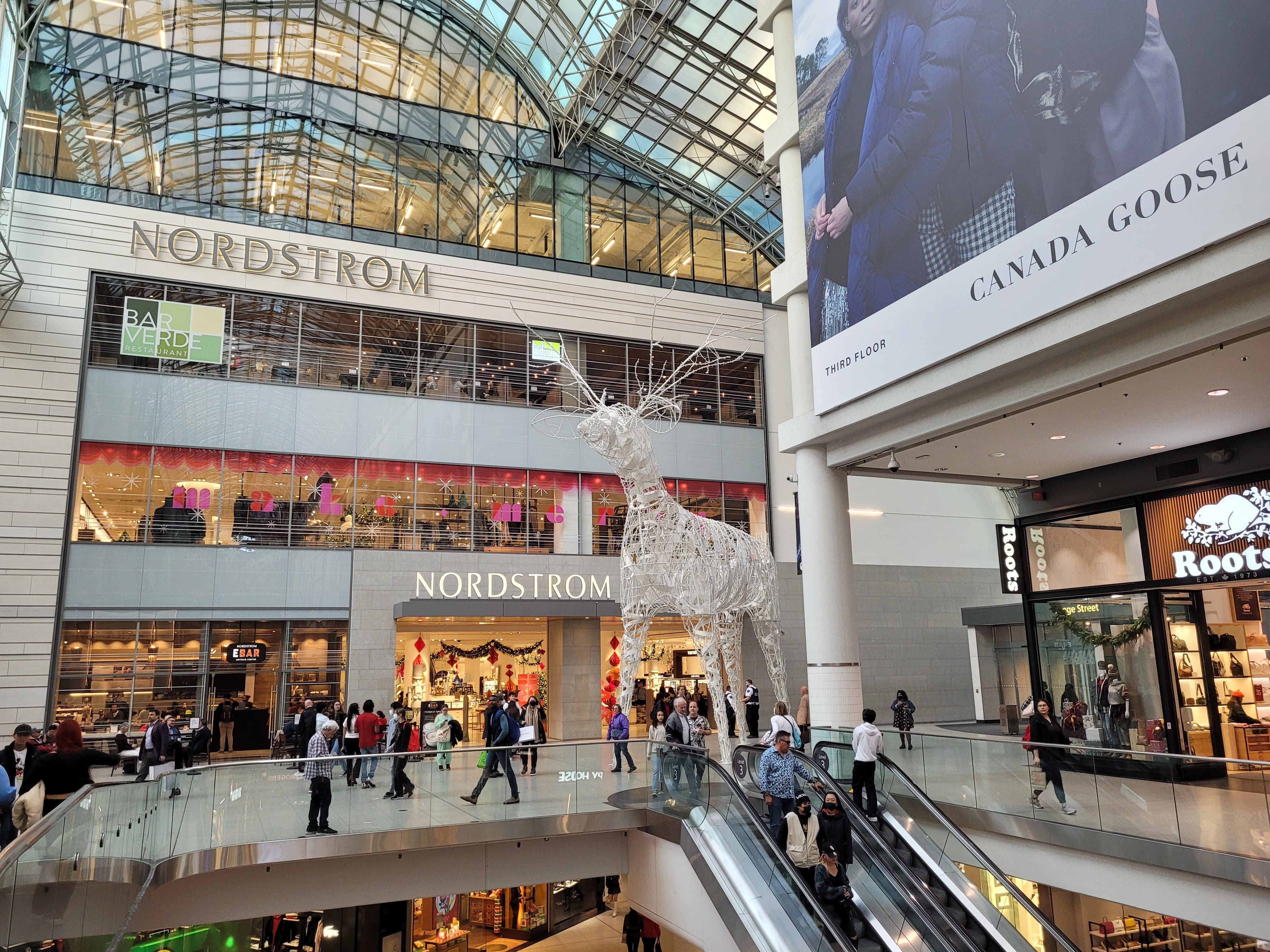 CF-toronto-eaton-centre-mall-boxing-day-shopping-spree-travel-addict-hack