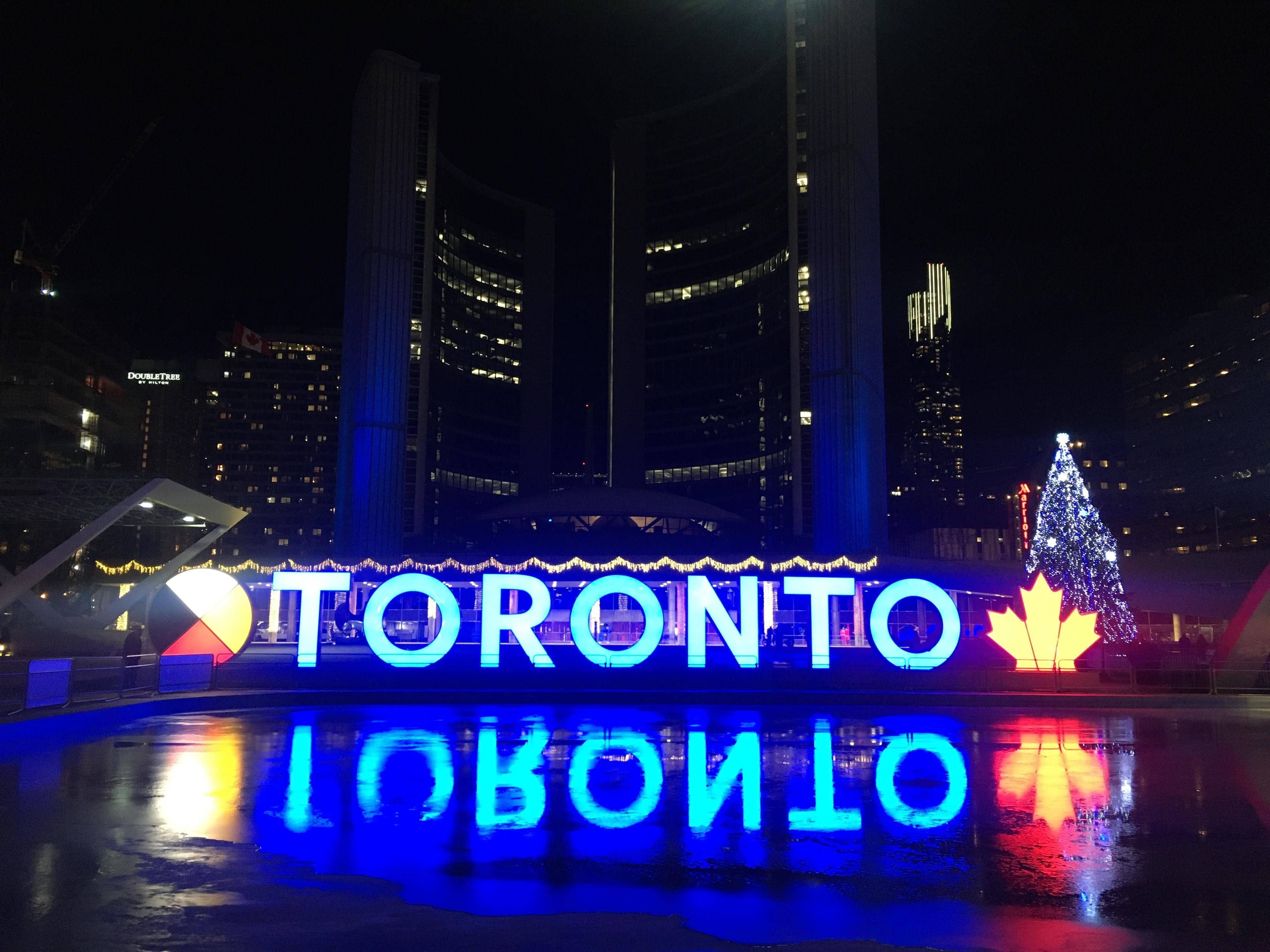 Toronto-city-hall-christmas-time-travel-addict-hack